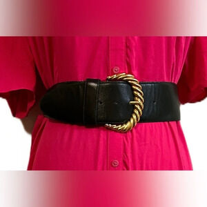 Lord & Taylor Emerald Contour Belt